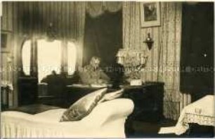 Hindenburg in seiner Wohnung im Hauptquartier Ost