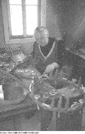 Seiffen, Spielzeugherstellung in Heimarbeit, 1945