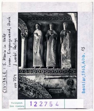 Cividale: Tempietto (S. Maria in Valle), Stuck, drei weibliche Heilige