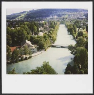 Blick vom Bellevue Palace in Bern auf die Aare