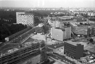 Berlin: Vom Dach des Europa-Centers auf Budapester Straße mit Hiltonhotel