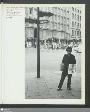 Der Zeitungsverkäufer Streigold arbeitet auf der Düsseldorfer Königs-Allee