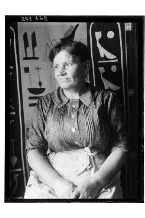 Die Kepplerin : "Dresden. Die Kepplern, Haushalthilfe bei Anna Beyer auf der Leitmeritzer Straße. Sie ""liebte"" Kurt, um 1910/1920"