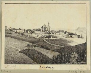 Stadtansicht von Annaberg (ab 1945 Annaberg-Buchholz) mit der St. Annenkirche (1525), Blick aus westlicher Richtung mit dem Pöhlberg im Hintergrund
