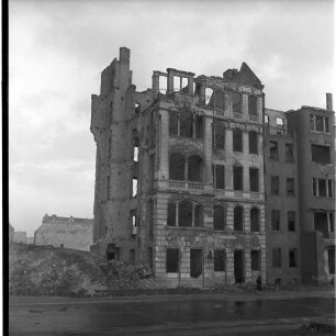 Negativ: Ruine, Luitpoldstraße 16, 1951