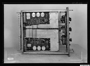 Einschub eines nicht näher bezeichneten Geräts, Bild 9, Foto 1961