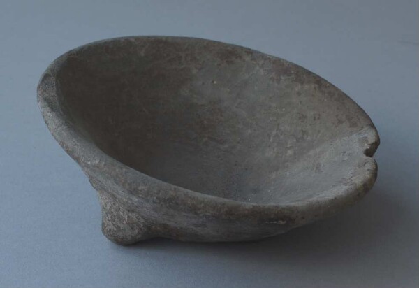 Tripod bowl made of clay