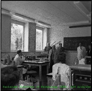 Besuch von Dr. Siegfried Balke (Bundesminister für Atomkernenergie und Wasserwirtschaft (BMAtW)) am Kernforschungszentrum Karlsruhe (KfK)