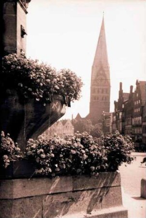 Lüneburg: Am Brunnen vorbei zur St. Johanniskirche