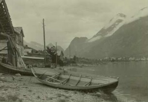 Olden, Boote am Strand