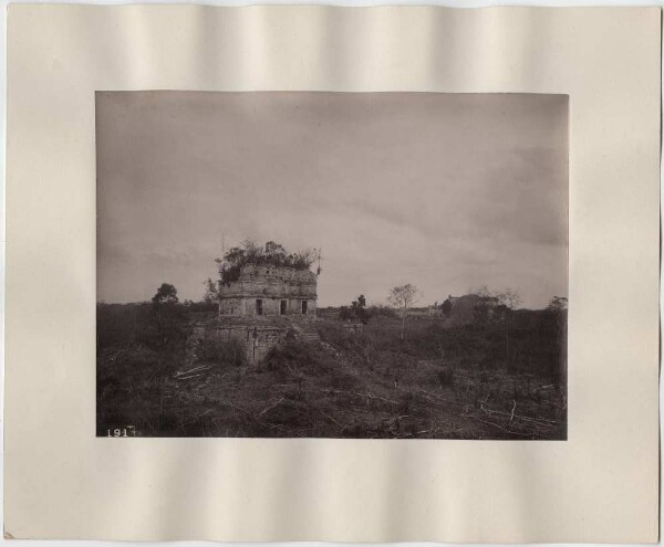 Casa Colorada. View to the north-west