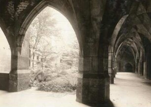 Kreuzgang : Meißen, Dom, Kreuzgang, Blick von Westen in den Südflügel und den Kreuzhof