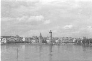 Lindau: Hafeneinfahrt vom See aus