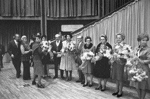 Preisverleihung im Blumenschmuckwettbewerb 1974 in der Schwarzwaldhalle