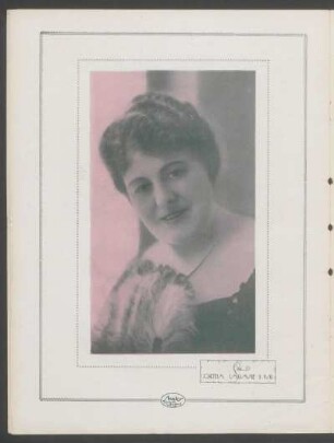[Fotografía de] Sra. Josefina Larravide de Puig
