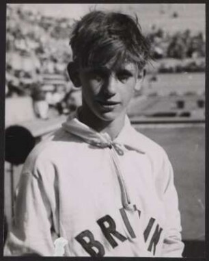Der 15jährige Schwimmer Frederick Hodges aus Großbritannien bei den Olympischen Spielen 1936 in Berlin