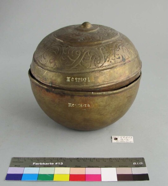 Lidded vessel