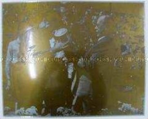 Druck-Klischee eines Fotos einer Veranstaltung mit der Freien Deutschen Jugend und Walter Ulbricht