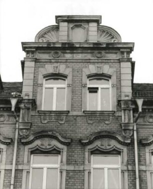 Chemnitz, Augustusburger Straße 169. Wohnhaus (um 1900), Dacherker