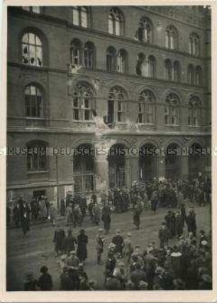 Beschädigtes Polizeipräsidium im März 1919.