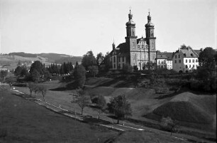 St. Peter: Außenansicht Klosterkirche von Südwesten