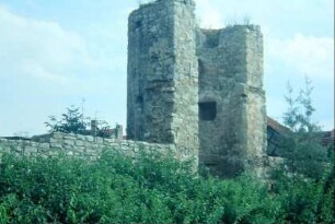 Turmruine in der ehemaligen Stadtmauer