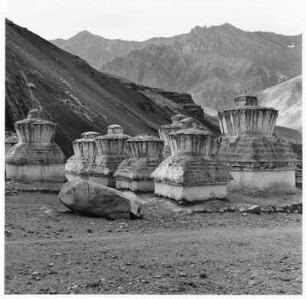 Stupas bei Basgo, Ladakh (Indien)