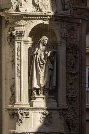 Westfassade — Heiliger Thomas von Aquin und Heilige Teresa von Ávila — Heilige Teresa von Ávila