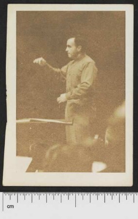 Porträtaufnahme Carlos Chávez