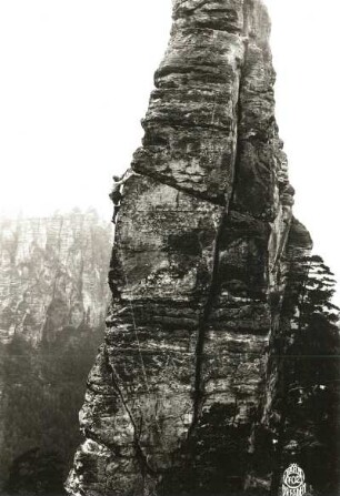 Sächsische Schweiz, Rathener Gebiet. Lokomotive. Ehrhardt Renger an der Südostkante