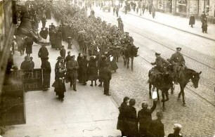 Rückkehr der Leibgrenadiere. Zug durch die Kaiserstraße