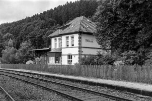 Vöhl, Am Bahnhof 1