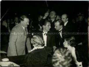 Adolf Hitler und Joseph Goebbels beim Konzert von Beniamino Gigli in der Berliner Scala