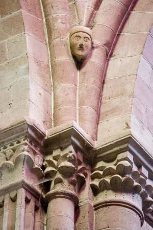 Frankreich. Auvergne. Haute Loire. Brioude. Basilique Saint Julien. Romanische Basilika. Säulenkapitell