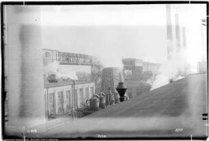 Brücke von Bau Me 3 Dampfkesselhaus nach Me 103 Dampfkesselhaus, Blick von Me 2 Kontaktgasanlage, Me 3 Dampfkesselhaus, Me 6 Wasserwerk und Luftzentrale, Me 103 Dampfkesselhaus, Me 142 Tonzerkleinerungs- und Trockenanlage