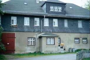 Detail voriges Bild: das neben dem Gutshaus stehende Gebäude