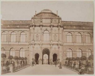Dresden-Altstadt. Zwinger. Gemäldegalerie (1847-1855, G. Semper). Hofseite
