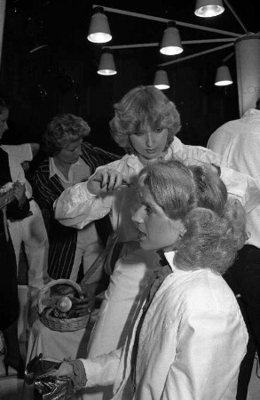 Informationsschau der Friseurinnung Karlsruhe zur Frühjahr- und Sommerfrisurenmode 1981 im Restaurant "Kühler Krug"
