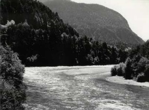 Berglandschaft beim Hinterrhein bei Reichenau