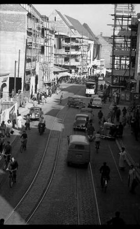 Freiburg i. Br.: Blick vom Martinstor in die Kaiserstraße