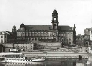 Dresden-Altstadt. Ständehaus (1901/1907; P. Wallot). Ansicht von Norden (von der Augustusbrücke)
