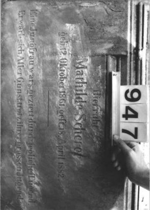 Grabstein 947 (Detailaufnahme 2)