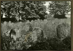 Bei Landau, alter jüdischer Friedhof