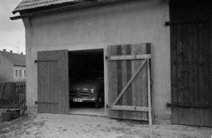 Jahna. Garage mit PKW P70