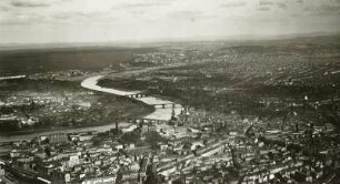 Dresden: Alt- und Neustadt mit östlichen Vorstädten von Südwest. Luftbild-Schrägaufnahme