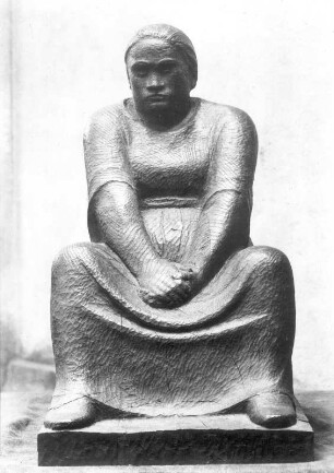 Sorgende Frau : Sorgende Frau. Eichenholz; H. 66 cm (1910; E. Barlach)