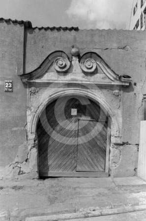 Portal am Tor in der Mārstaļu iela 23 (Marstallstraße) in Riga