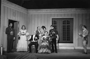 Szenenbilder aus "Ein Polterabend" von W. Bernhardy mit U. Thein als Schusterjunge, Deutsches Theater 30.12.1952