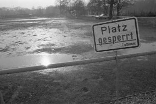 Witterungsbedingte Sperrung von Sportplätzen in Karlsruhe
