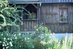 Haus wie voriges Bild; Veranda, Fachwerk ausgeklotzt